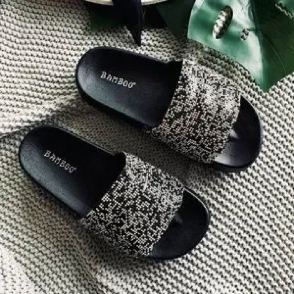 Bamboo Women's Bedazzled Sandals Size 8